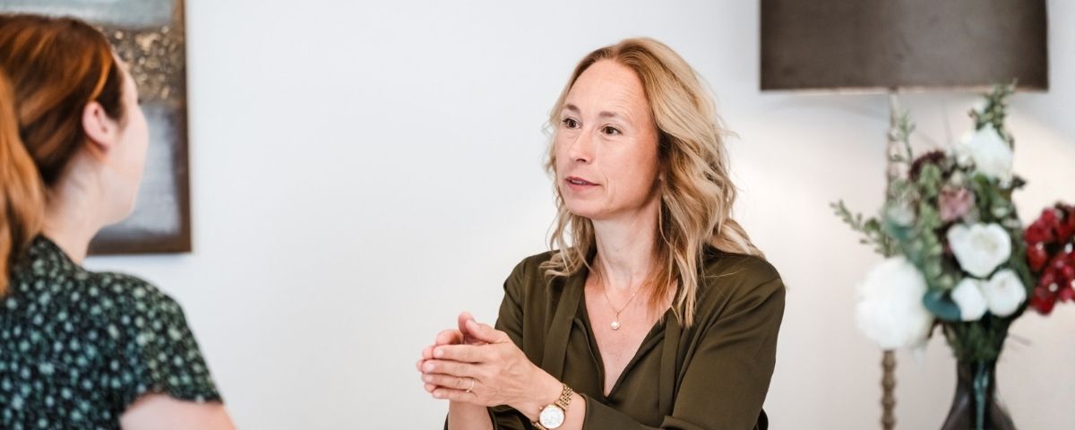 Klientenerwartungen im Coaching: Vorgespräch zwischen Coach und Klientin Klientenerwartungen im Coaching: Vorgespräch zwischen Coach und Klientin